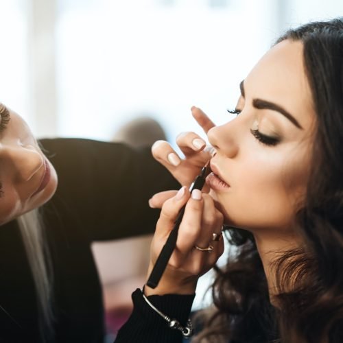 makeup-and-hairstyle-for-a-beautiful-model.jpg